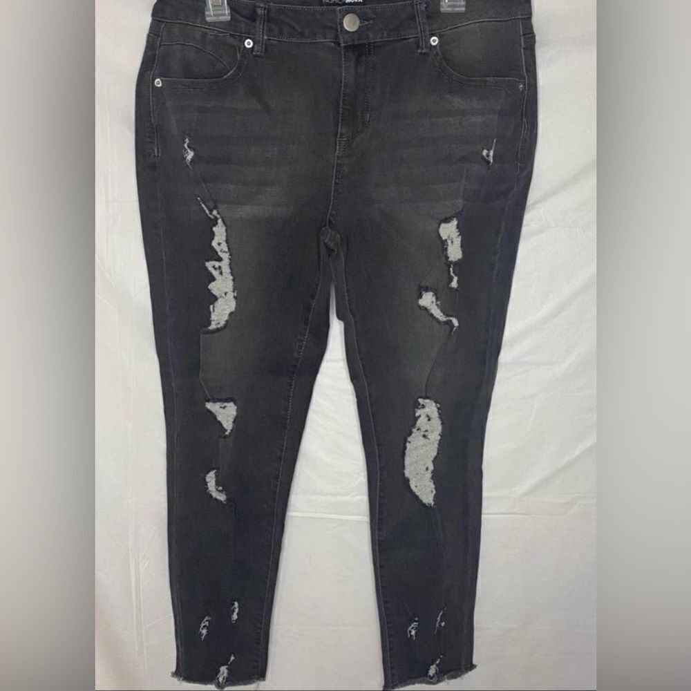 Ankle length Grey Wash Distressed Jeans Size 11